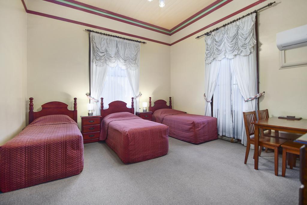 Warwick Settlers Inn Dış mekan fotoğraf