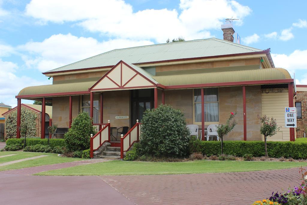 Warwick Settlers Inn Dış mekan fotoğraf